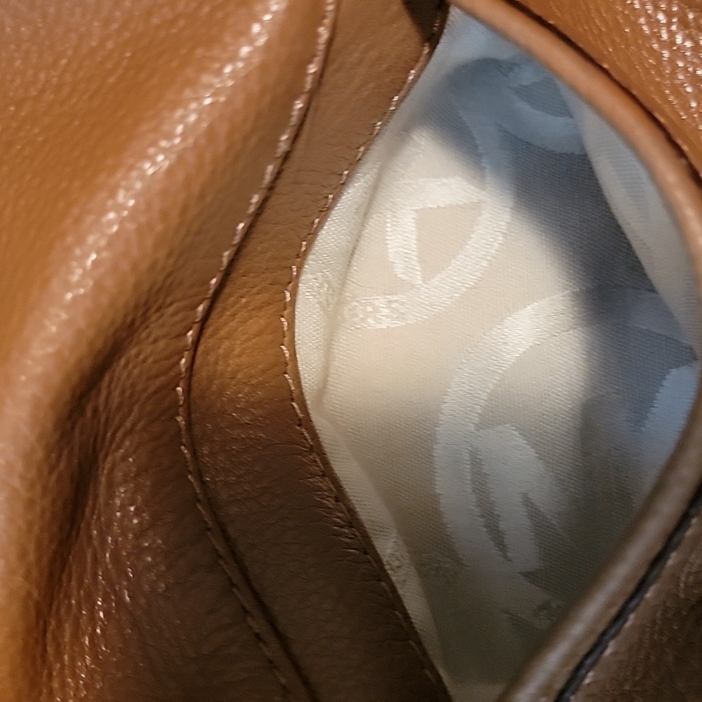 Michael Kors vintage Fulton Leather Hobo Bag.  Great condition! - Picture 8 of 11